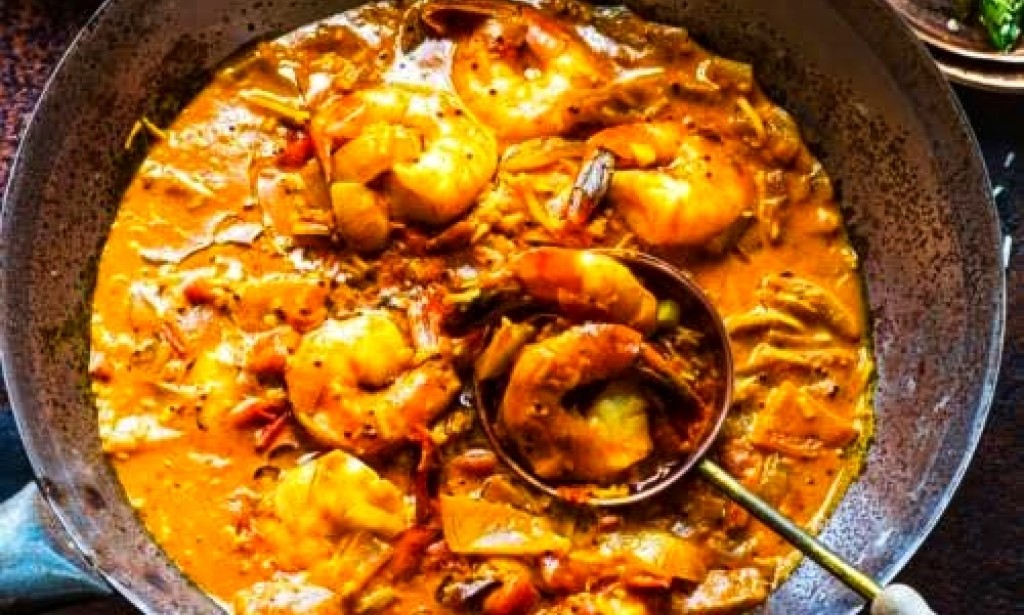 How to make coconut Prawns curry at home?