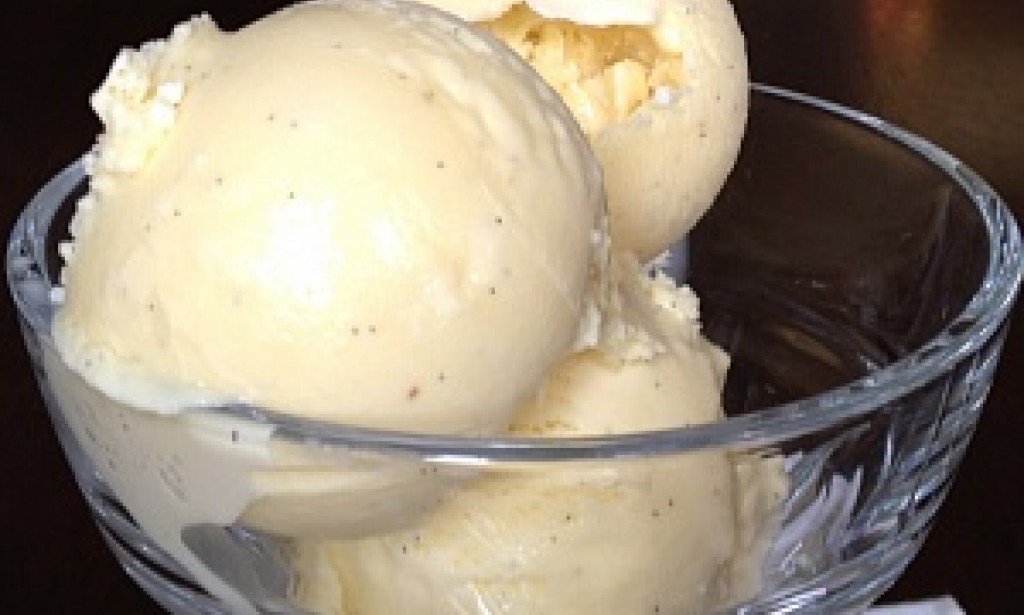 Vanilla ice cream at home