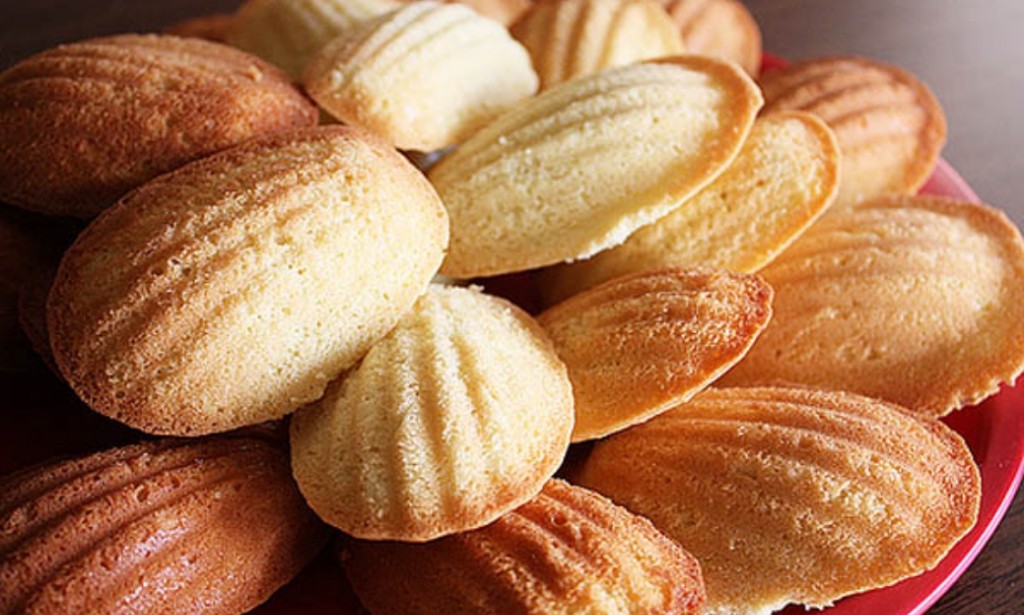 French Madeleine cookies