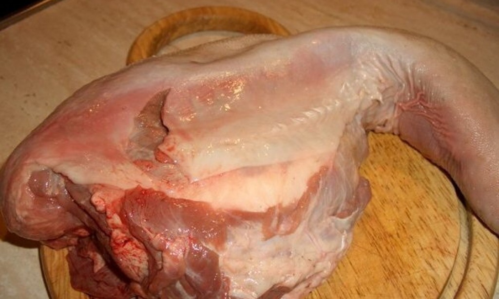Preparation of bovine tongue