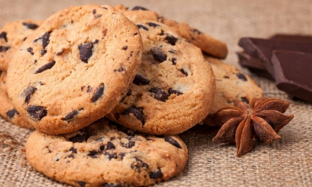 Delicious cookies with chocolate chips