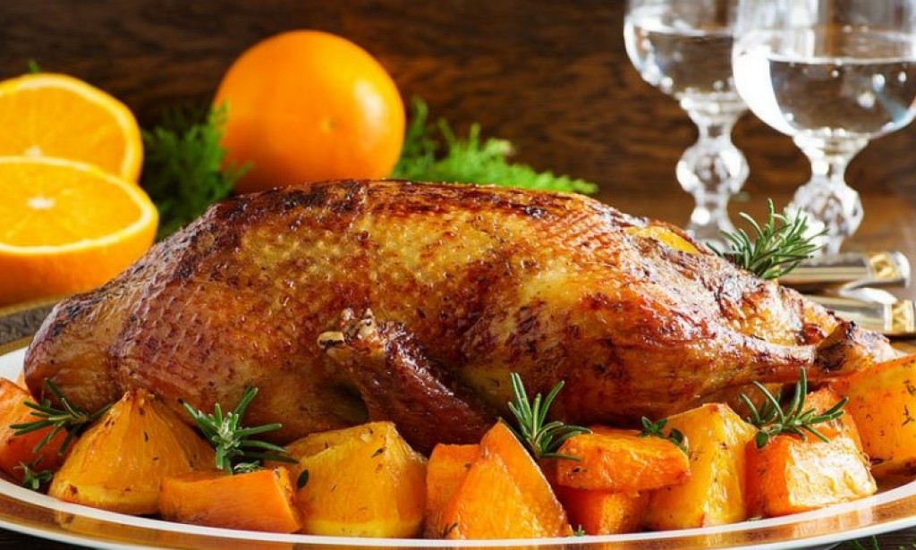 Duck with oranges in the oven