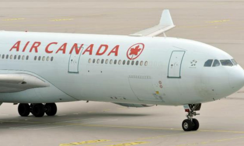 Air Canada flight finds stranded Australian yacht