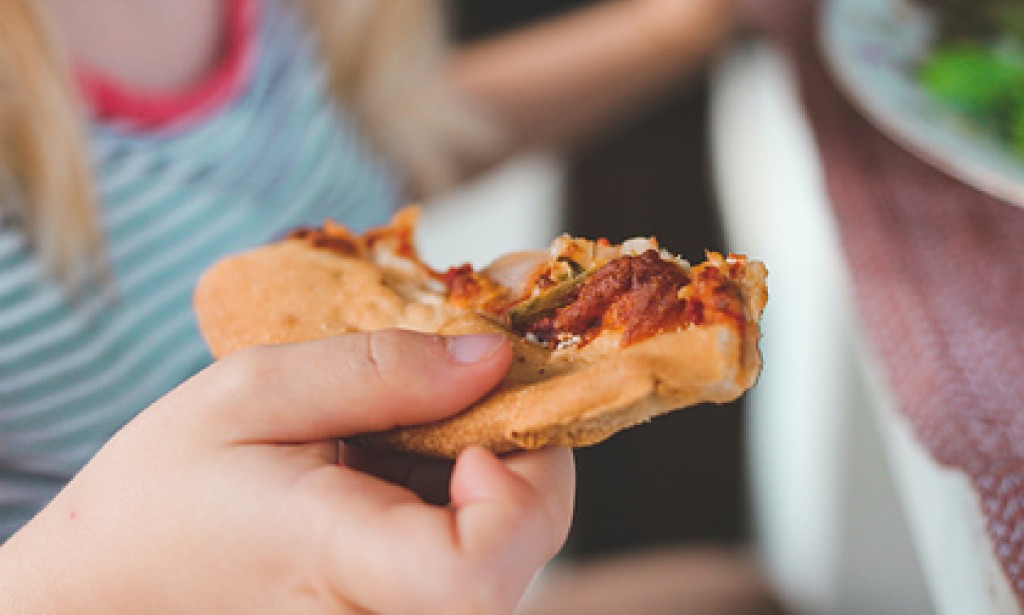 Nutritionists have named ways to fight hunger while dieting