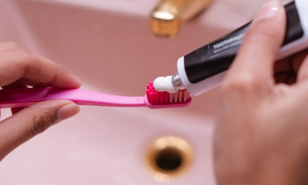 How to brush your teeth properly