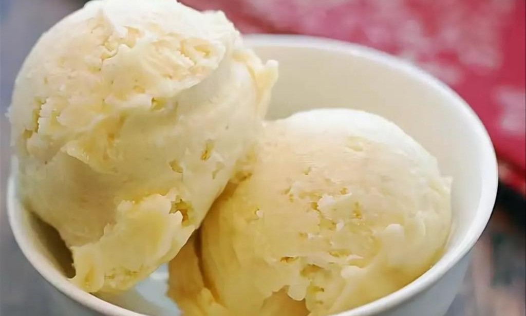 Banana ice cream without cream