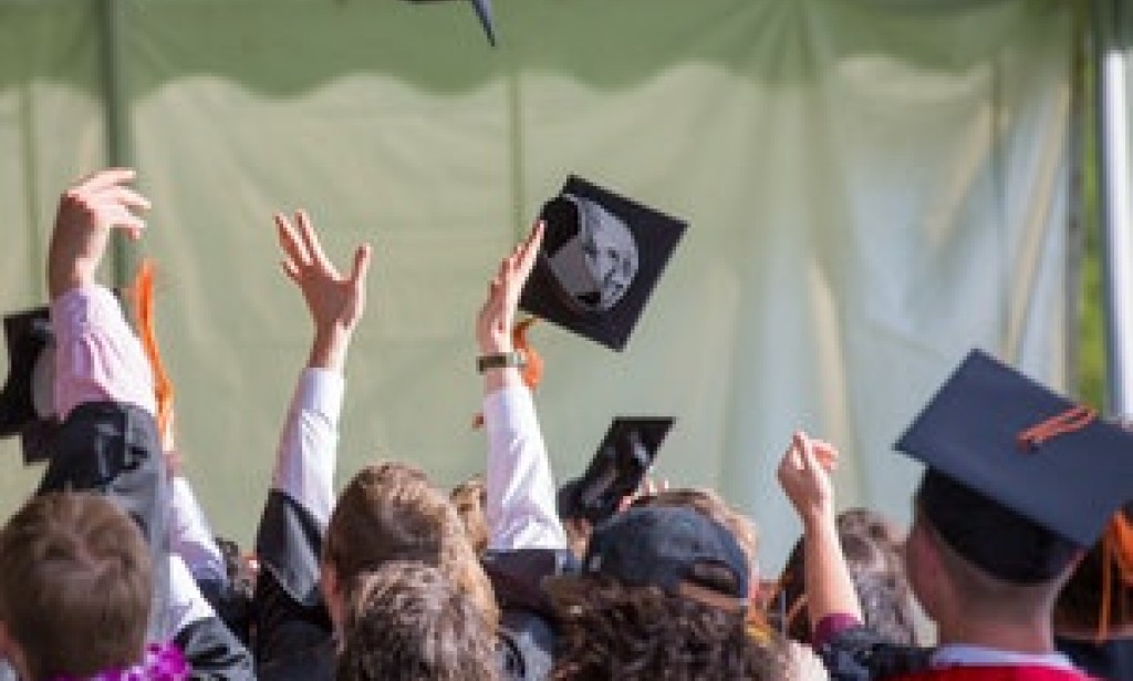 Associate Degree Vs Bachelor Degree