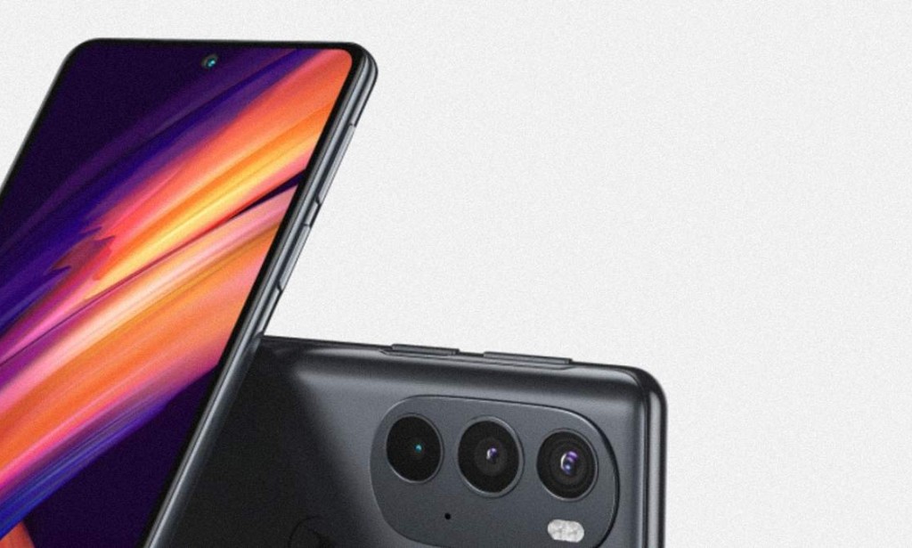 The Moto Edge X30 is the first with Snapdragon 8 Gen 1. And here's why