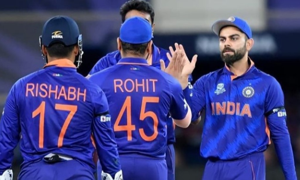 रोहित शर्मा ने कोहली को लेकर तोड़ी चुप्पी, दिया यह बड़ा बयान