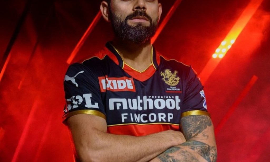 विराट कोहली ने धोनी पर ऐसा क्या लिखा कि इतिहास ही बन गया?