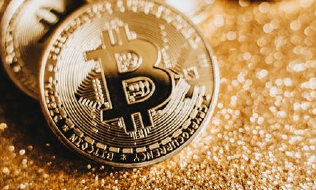 Why the Chinese are ahead of the Chinese in Portugal in the number of "golden visas" received?