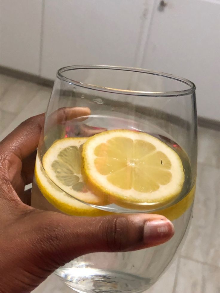 10 Benifits Of Drinking Lemon Water
