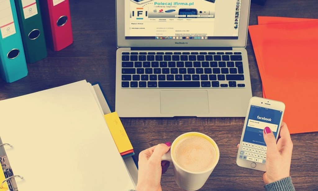 How to Fact-Check on Social Media